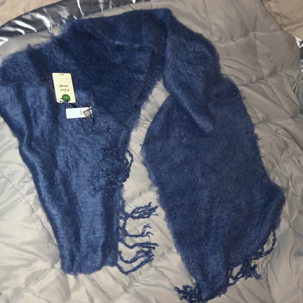 Fuzzy scarf/wrap